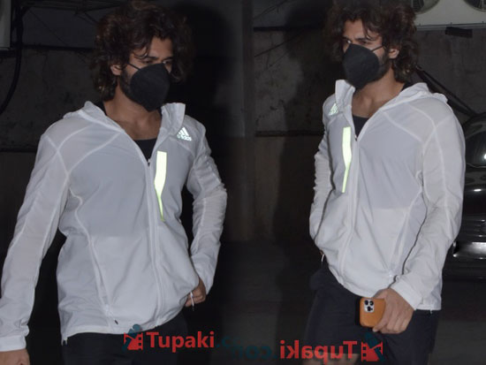 Tolly Actor Vijay Deverakonda Spotted at Gym